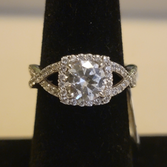 Beautiful sterling silver 925 cz size 6.75 - Picture 1 of 3